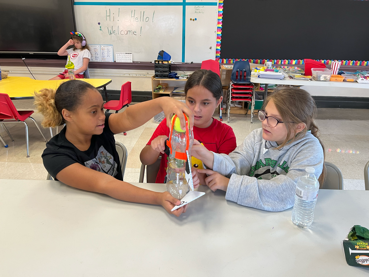 kids making rocket